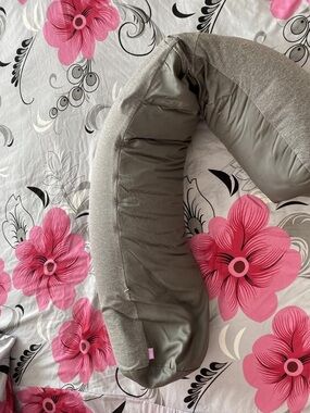 Frida Mom Keep Cool Gray Maternity & Nursing Pillow - Comfortable Support EUC